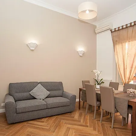 Luxury & Charme Colosseo شقة *